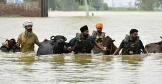 ভারতে বন্যায় প্রাণ গেছে কমপক্ষে ৩০ জনের